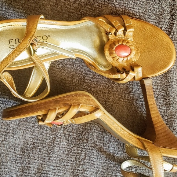 Women heels - Picture 3 of 3